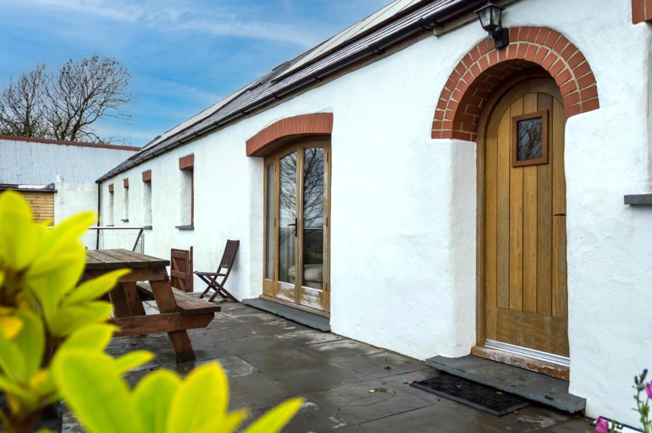 Orchard Cottage - Luxurious Barn Conversion - Beavers Hill Manorbier Extérieur photo